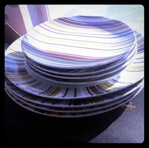8 dinner plates